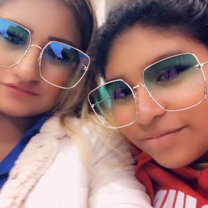 Meet your Posher, Sharon